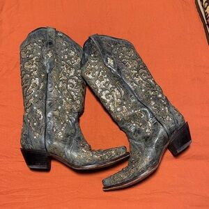 Elegant Embroidered Heeled Boots